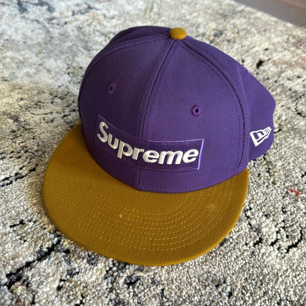 Luxury: Supreme cap for boys